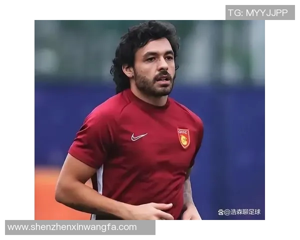 中国长发足球明星的魅力与成就探讨