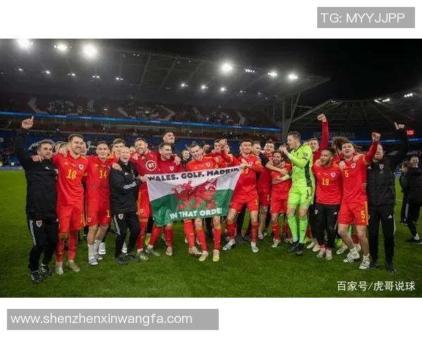 贝尔与足球明星同框合影展现友谊与运动精神的精彩瞬间