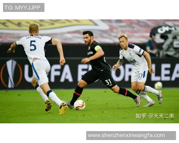 柏德博恩与汉堡激战正酣谁能在德乙赛场中笑到最后 柏德博恩与汉堡激战正酣谁能在德乙赛场中笑到最后